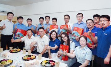 “圍爐夜話”暖人心 青年心聲傾耳聽