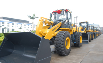 32臺CLG862H裝載機交付大客戶