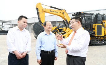 鹿心社在柳工調研時強調 深化改革創新 堅定不移走高質量發展之路