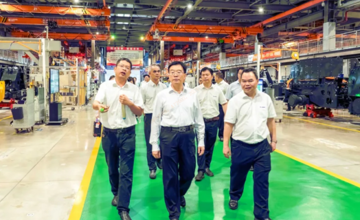 自治區副主席、自治區國資委黨委書記苗慶旺率隊到柳工調研