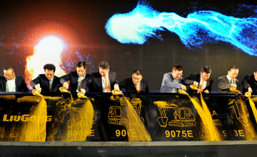 為柳工而戰(zhàn) 為市場而戰(zhàn) 2017年公司挖掘機整機產(chǎn)銷超8000臺