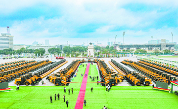 助力加納基建  加納總統(tǒng)出席柳工千臺設(shè)備交付儀式